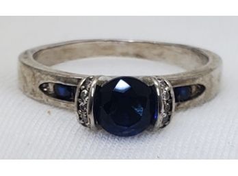 Sterling Silver Size 9 Stunning Ring With Blue And White Stones ~ 3.07 Grams