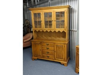 Ethan Allen Maple Buffet With Hutch