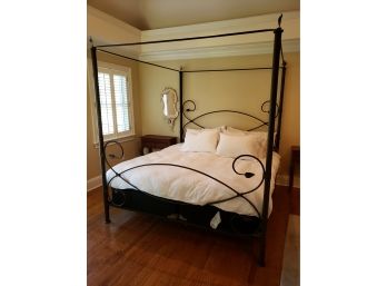 Skandia Home Beverly Hills Black Canopy King Bed -Retail Over $2K - Mattress And Linens Not Included