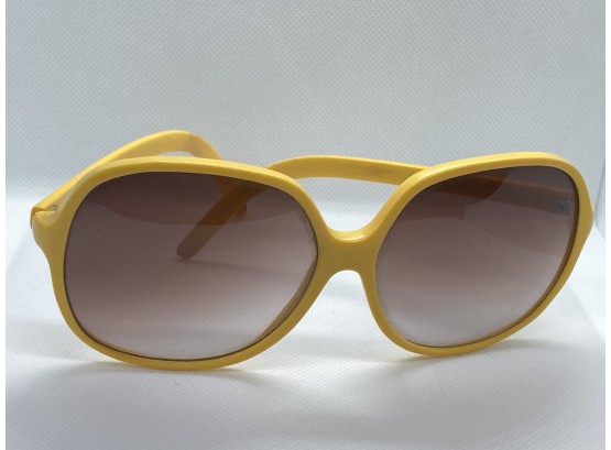 Vintage High Fashion LIZ CLAIBORNE Couture Sunglasses With Bright Yellow Frame