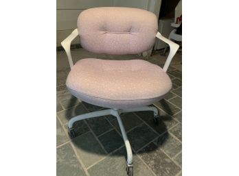 Contemporary Swivel Desk Chair On Caster Feet