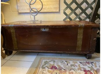 Maple Wood Hope Chest With Lots Of Storage!