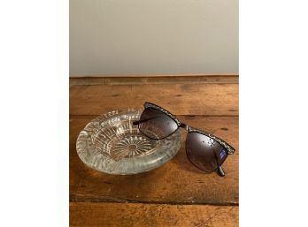 Pan Oceanic Vintage Womens Sunglasses And Flower Glass  Ashtray