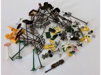 Box Lot Of N Scale Telephone Poles And Signs