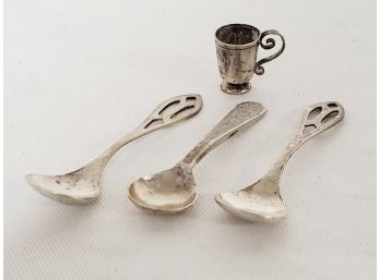 Vintage & Antique Sterling Silver Miniatures - 3 Salt Cellar Spoons & Tiny 1898 Handled Mug