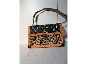 Luis Vuitton  Style Bag
