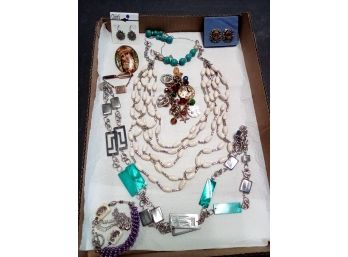 14 Piece Lot Of  Jewelry Sets, Necklaces, Pins, Earrings And Bracelets & SWANK Tie Clip  E3