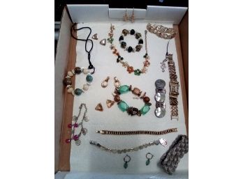 Beautiful 23 Piece Jewelry To Adorn The Many Fashions You Enjoy     D3