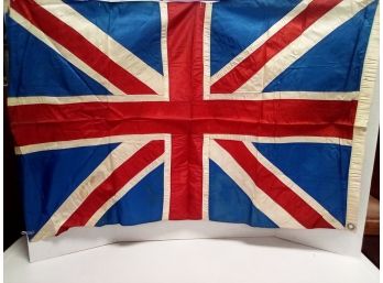 Silky Vintage Union Jack Flag With Grommets To Hang By        E2