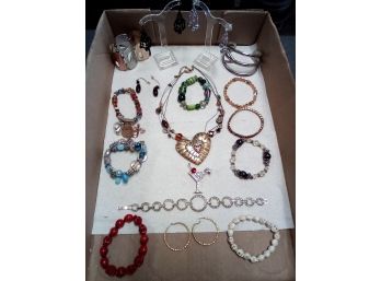 21 Piece Jewelry Lot Of Bracelets, Necklace, Pin, And Dressy Dangling Earrings  E3