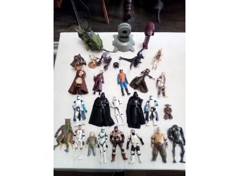 28 Star Wars Toys Includes Action Figures, Vehicle, PEZ From 1980 And Later   A2