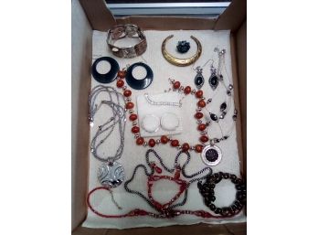Lovely Jewelry Lot With Pierced Earrings, Necklaces, Bracelets And A Ring Among Sets  E3