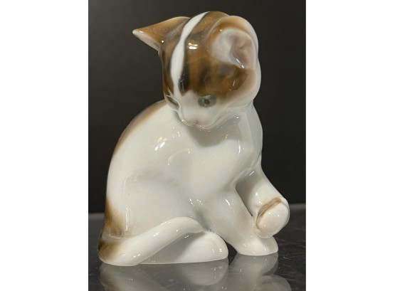 Vintage Rosenthal GERMANY Handpainted Small White Cat Wth Brown White Streak On Head Adorable