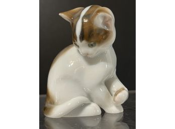 Vintage Rosenthal GERMANY Handpainted Small White Cat Wth Brown White Streak On Head Adorable