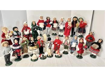 Lot Of 27 Byers Choice Carolers....22 Carolers, 1 Snowman, 4 Pets