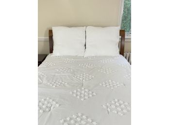 Two White Piu Belle Euro Shams Together With A Full/ Queen Comforter, Made In India
