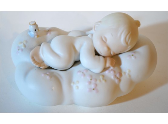 40. Precious Moments - 'Safe In The Arms Of God' Figure