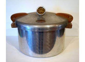71. Antique National #7 Pressure Cooker Canner - 16 Quart