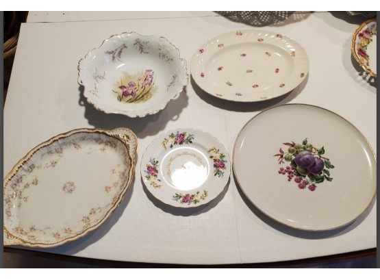 Five Vintage Serving Platters For Your Holiday Family Meals