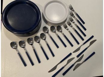Adorable Blue And White Picnic Set (Plates And Cutlery)