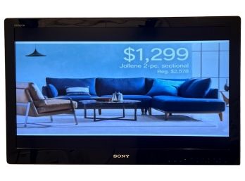Sony Bravia 32' KDL-32BX330 Flatscreen Television With Mount And Remote