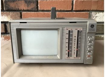 Portable AM/FM Television