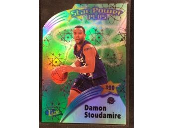 1997-98 Fleer Ultra Star Power Plus Damon Stoudamire Die Cut Insert Card - L