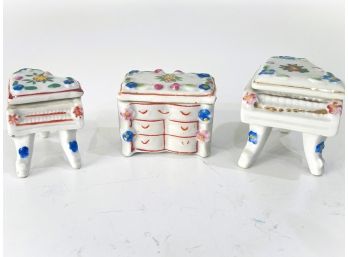 Occupied Japan Miniature Doll House/ Trinket Box Lot With Two Grand Piano's And A Chest Of Drawers