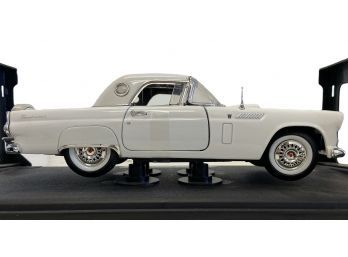 Maisto 1956 'Ford Thunderbird' Model Car