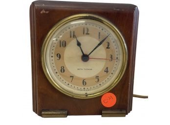 Vintage Seth Thomas Art Deco Bedside Clock (C29)