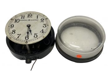 Vintage General Electric No. NP51696 Industrial / Maritime Clock (C20)