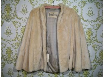 BONWIT TELLER Shearling Jacket / Coat - Great Looking / Stylish - Medium
