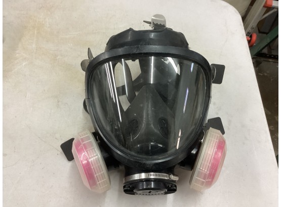 Professional 3m Full Face Respirator In Great Condition Screw On Filters See Pictures