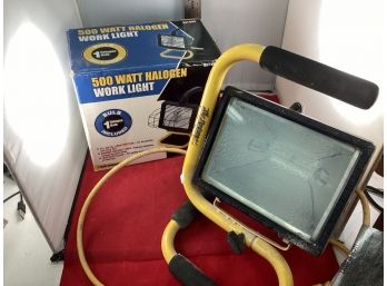 AA Pair Of 500 Watt Halogen Work Lights 1 Is Brand New In The Box The Other Does Work As It Should See Picture