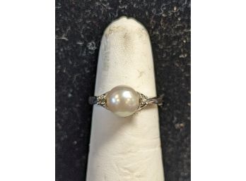 14K White Gold Pearl And Diamond Ring Size 5