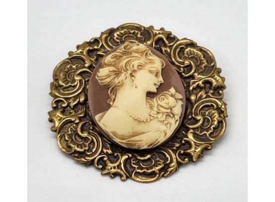 Beautiful Vintage Cameo Pin Or Brooch
