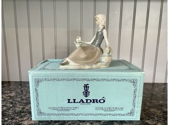 Lladro Porcelain Figure # 4660 Shepherdess With Dove In Original Box