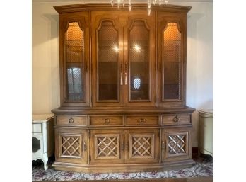Thomasville Traditional Style China Cabinet