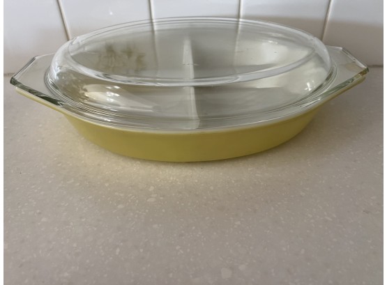Yellow Pyrex Baking Dish With Lid