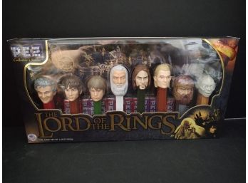 COLLECTORS SERIES LORD OF THE RINGS PEZ DISPENSER BOXED SET