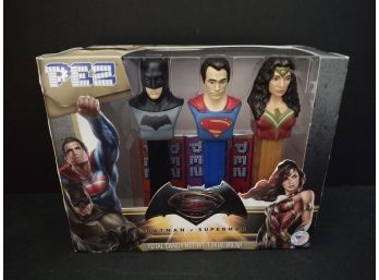 DC BATMAN VS. SUPERMAN W/ WONDER WOMAN PEZ DISPENSER BOXED SET