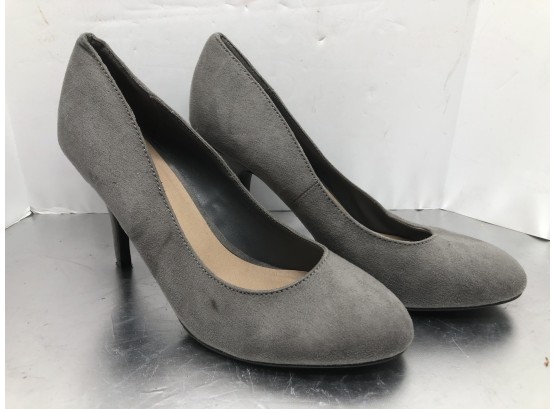 Just Fab Grey Suede Shoes Size 8 - Worn Once