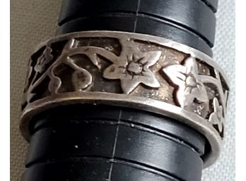 Vintage Sterling Silver Engraved Vine & Flower Band Ring