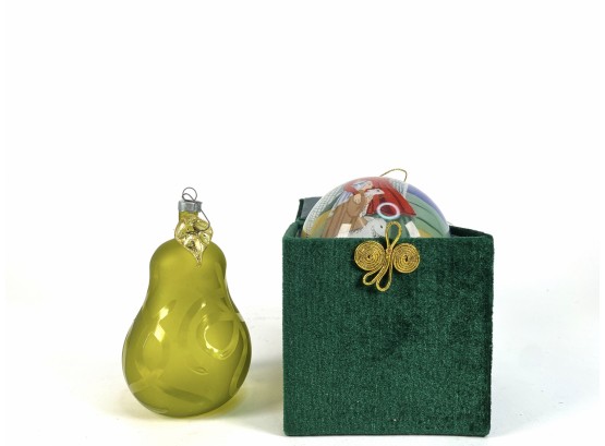Pair Of High Quality Glass Ornaments (1) Box