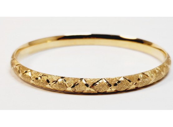 Elegant 14k Yellow Gold Hinged Bangle Bracelet