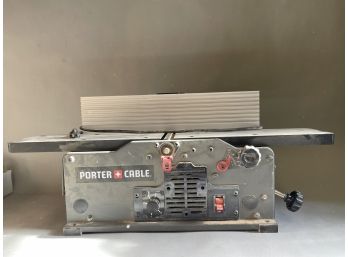 A Porter Cable 6 Inch Variable Speed Bench Joiner