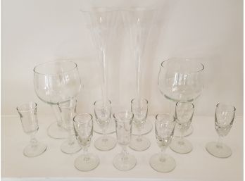 Pair Of Crystal Champagne Flutes With Ribbon Motif, Nine Aperitif Glasses And Two Beer Glasses,