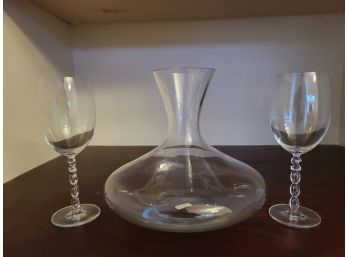 Glass 'leonardo' Decanter With Pair Of Wine Glasses W/ Bubble Stems