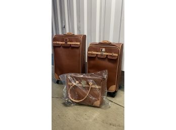 Adrienne Vittadini Three Piece Luggage Set