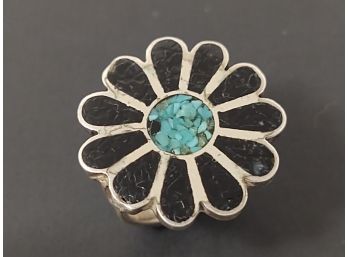 VINTAGE SOUTHWESTERN STERLING SILVER CRUSHED TURQUOISE AND ONYX FLOWER RING SIZE 5